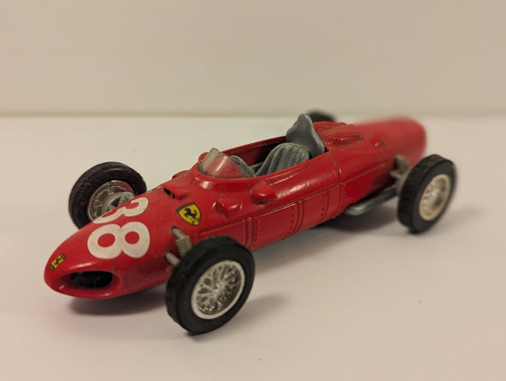 Ferrari 156 F1 #38 Friction Model – 1:35 Scale (1961)