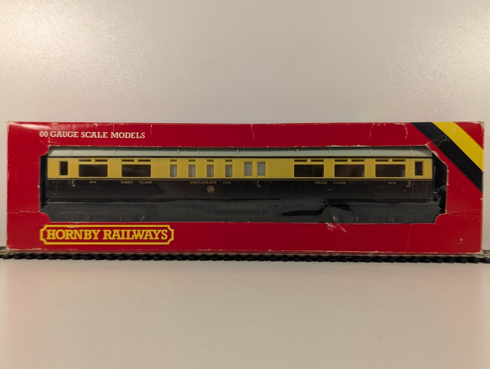 Hornby Railways R454 OO Gauge GWR Collett Restaurant Car - Boxed