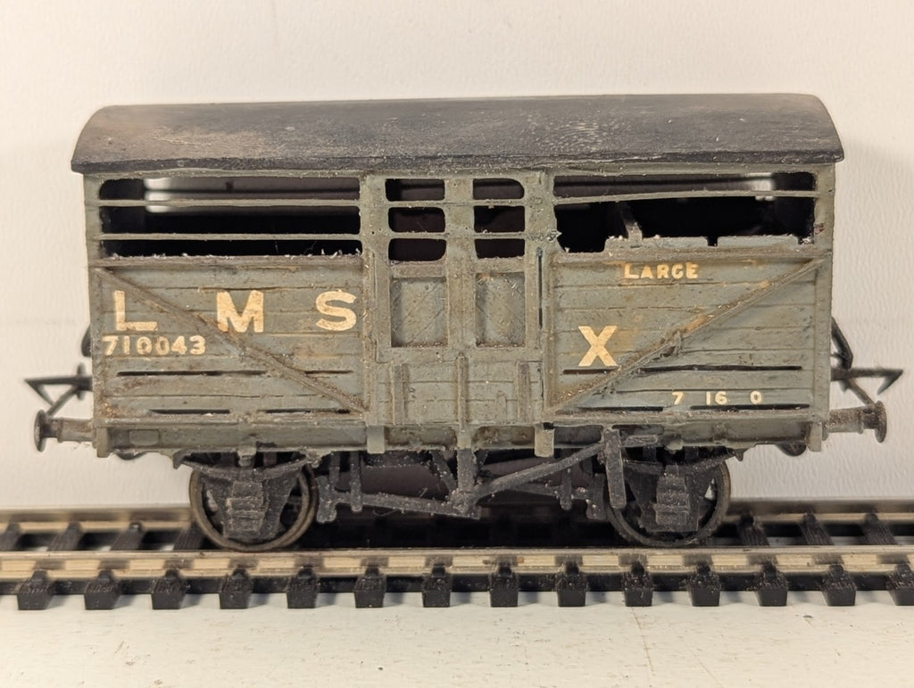 Kitbuilt OO Gauge LMS Large Cattle Wagon Goods Wagon 8456 LMS Grey