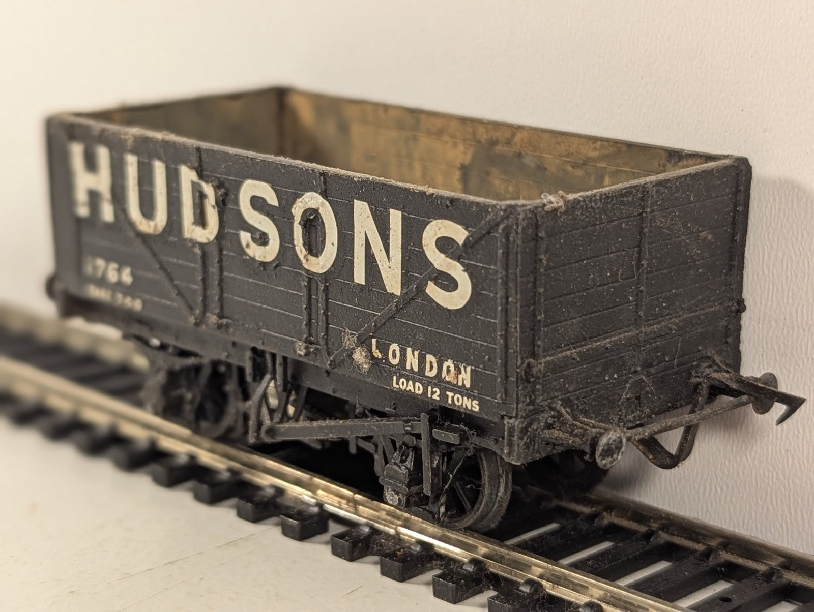 Kitbuilt OO Gauge 7-Plank Open Wagon 1764 Hudsons London