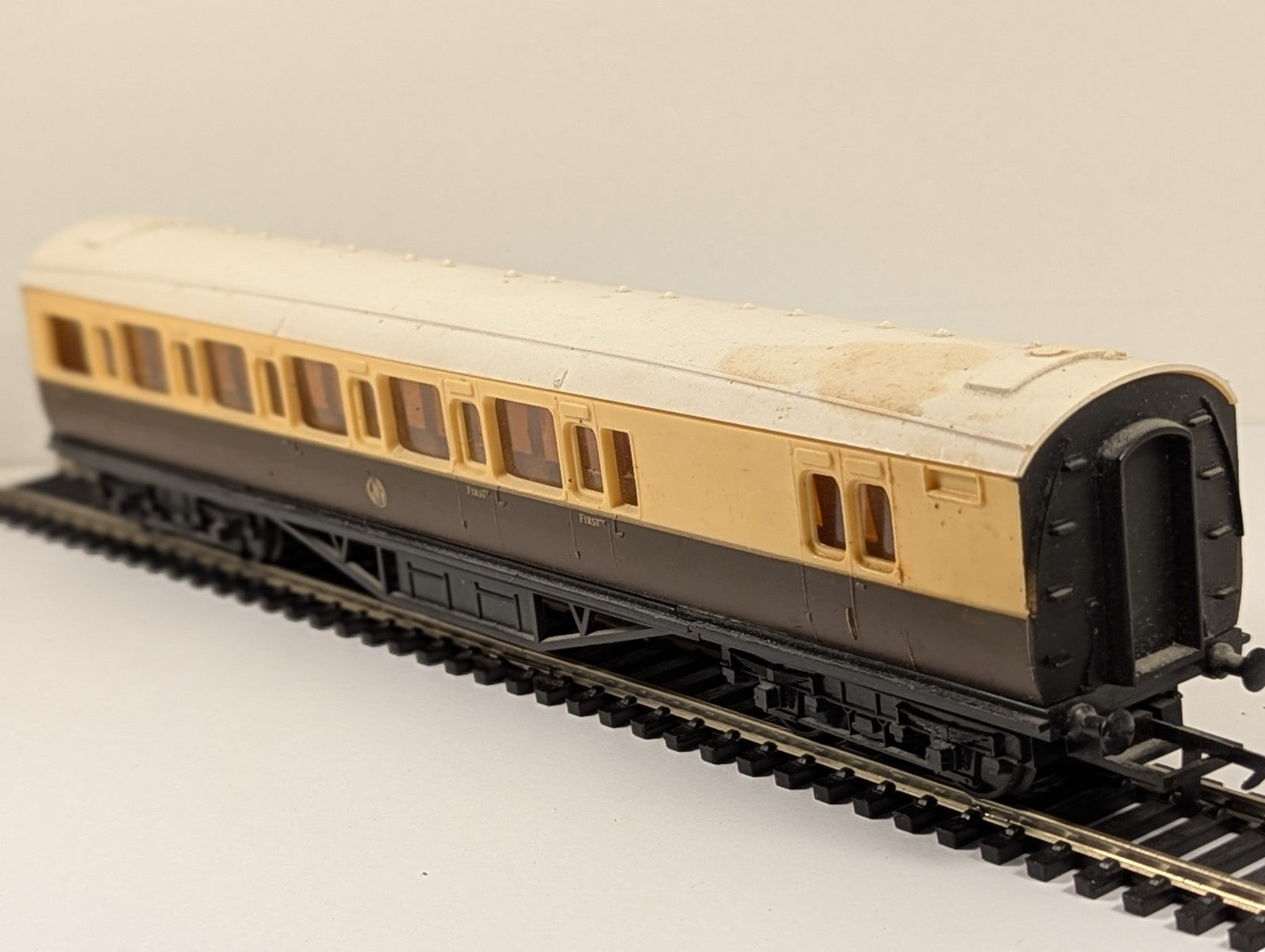 Grafar OO Gauge GWR Corridor Brake Coach