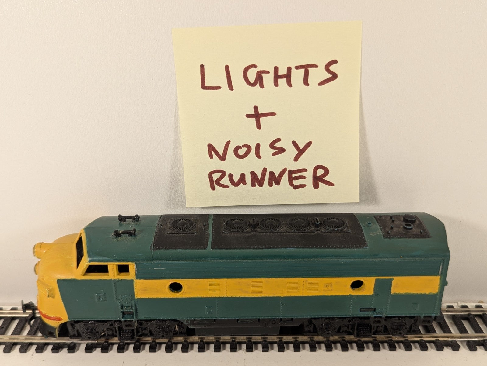 Athearn HO Scale Chicago & North Western EMD F7 Diesel Locomotive with Lights
