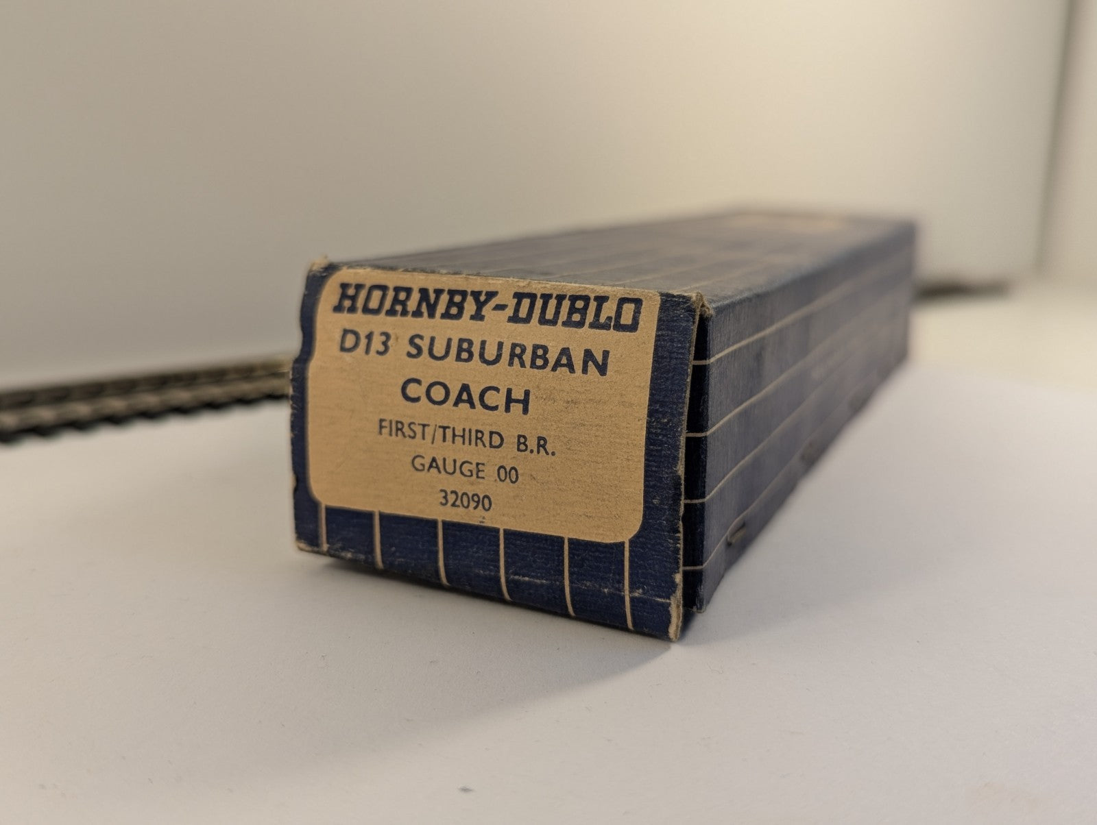 Hornby-Dublo 32017 OO Gauge D12 1st class suburban Coach - Boxed