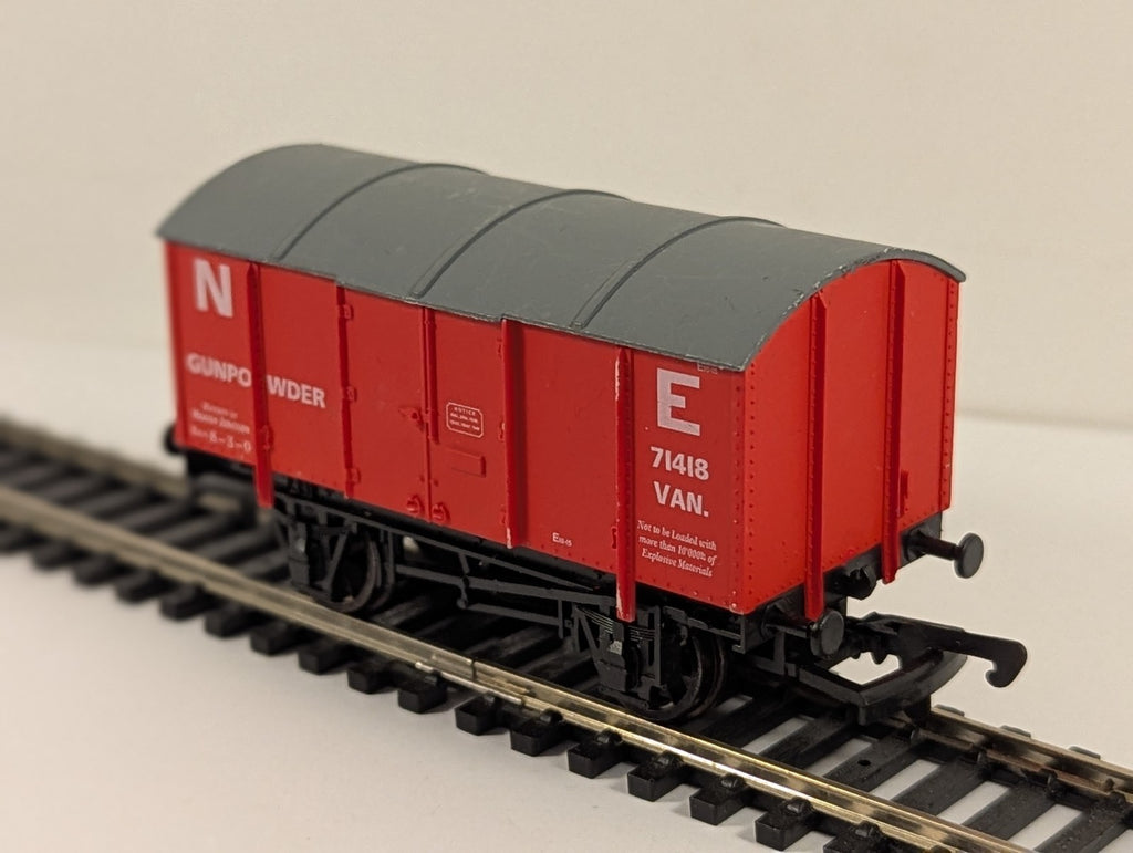 Dapol OO Gauge North Eastern Railway Gunpowder Van