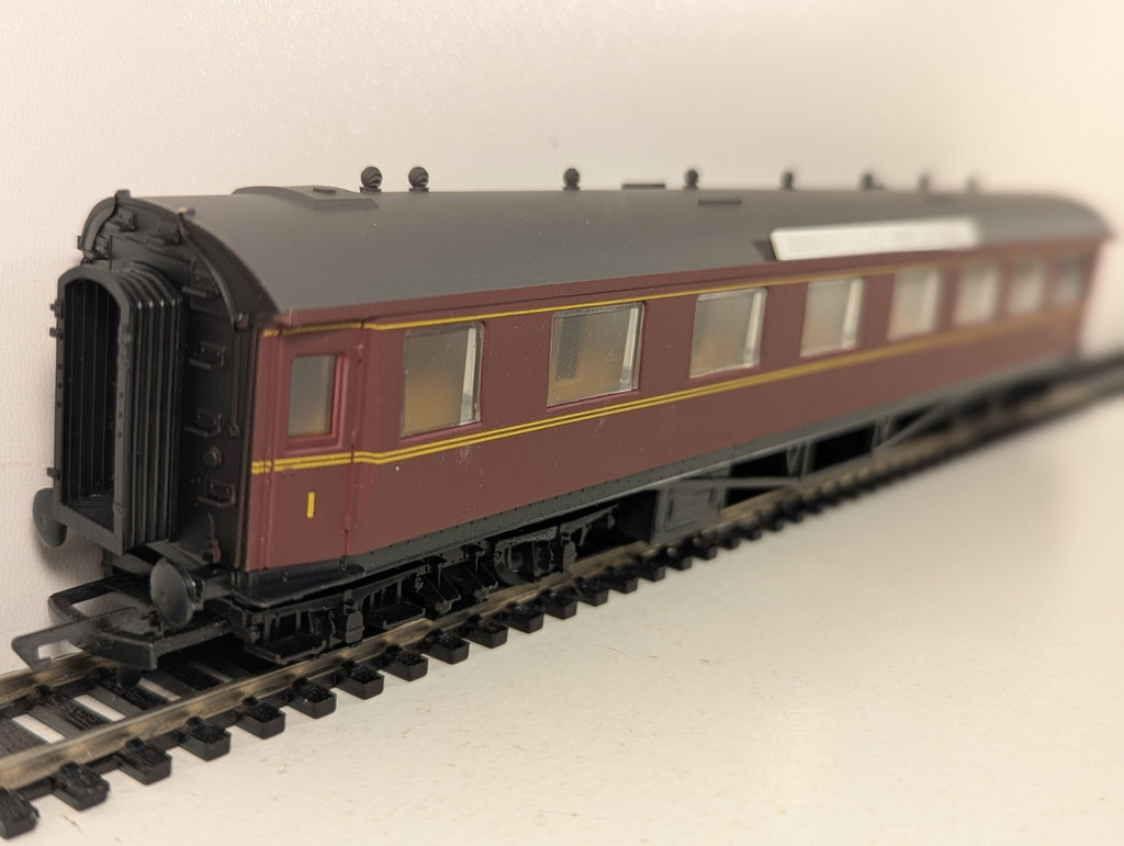 Airfix GMR OO Scale Hawksworth Corridor First Passenger Coach W 6661 W BR