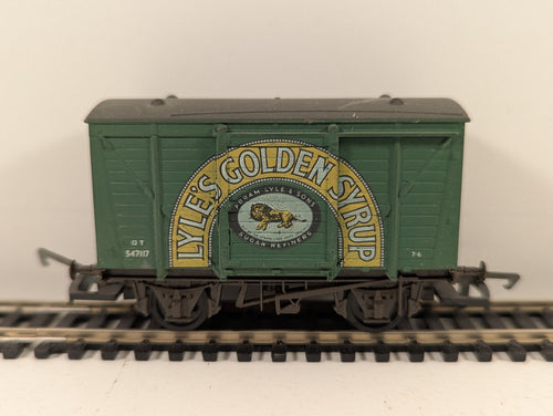 Airfix OO Gauge 54310 12T Wagon Lyle’s Golden Syrup Livery