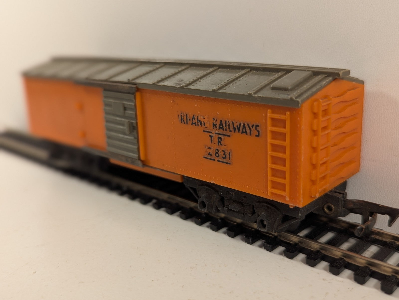 Tri-ang Railways OO Gauge TR22831 Orange Box Car
