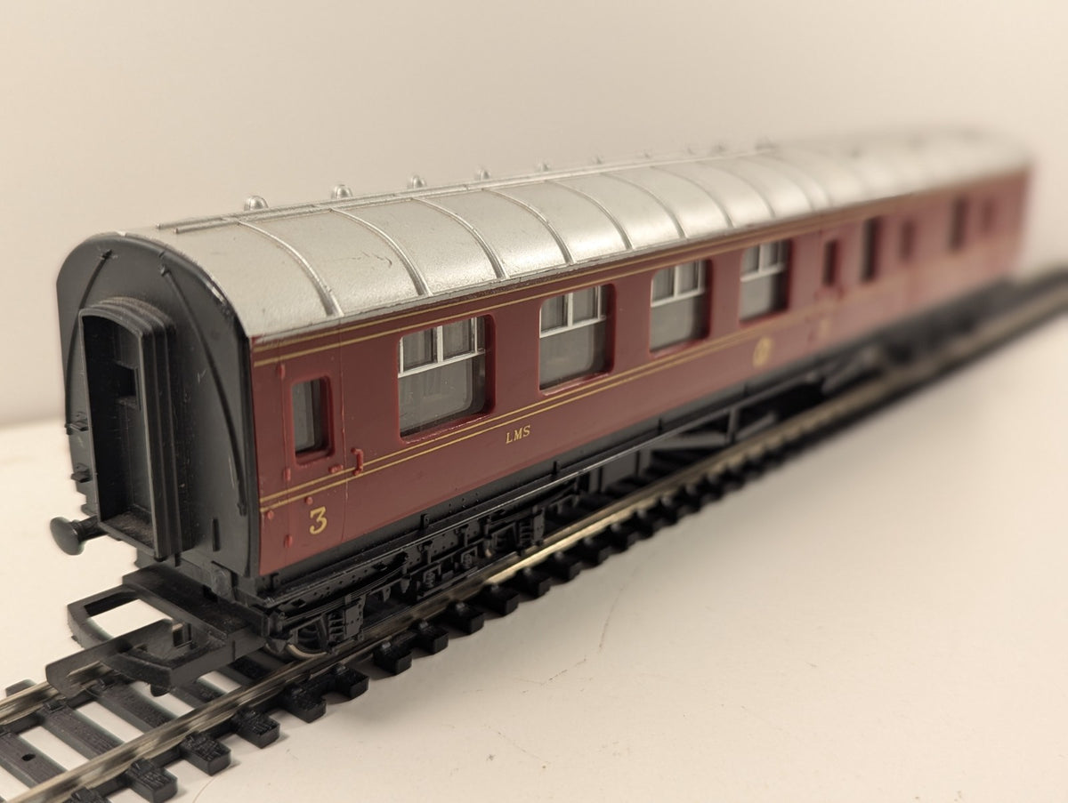 Hornby R475 OO LMS Brake 3rd Coach 5644 Maroon