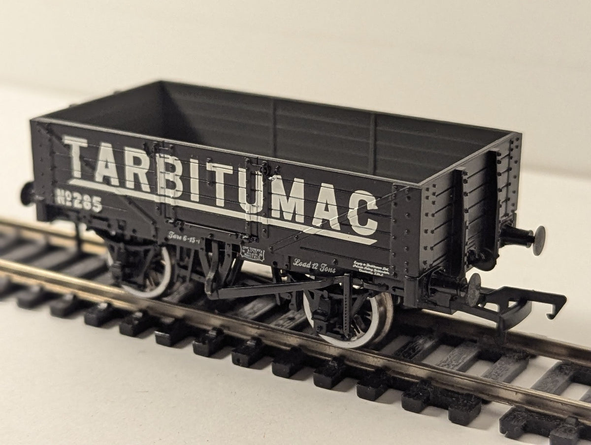 Bachmann OO Gauge 5 Plank Wagon Tarbitumac Goods Wagon 285 Tarbitumac Black