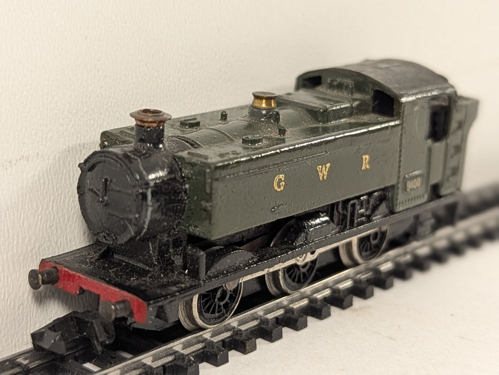 Graham Farish N Gauge Class 94xx Pannier Tank Steam Locomotive 9400 GWR Green