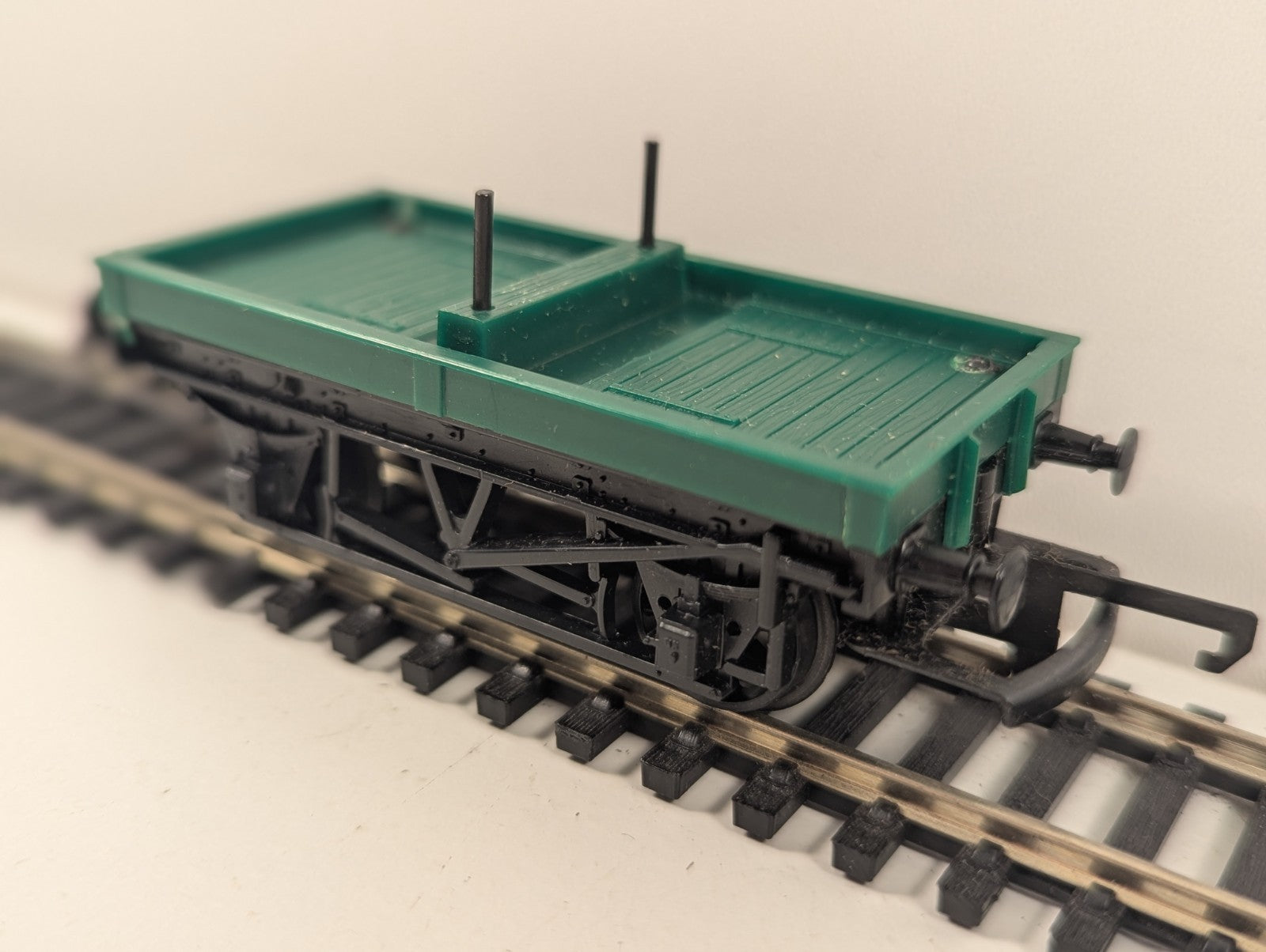 Tri-ang Hornby OO Gauge R17 BR Bolster Wagon B913011