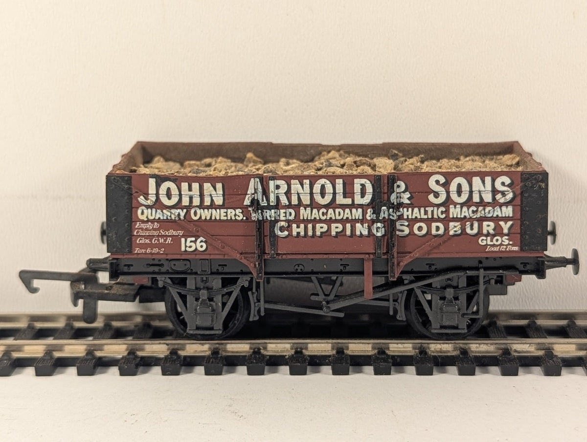Airfix OO Gauge 7 Plank Wagon John Arnold & Sons Goods Wagon 156