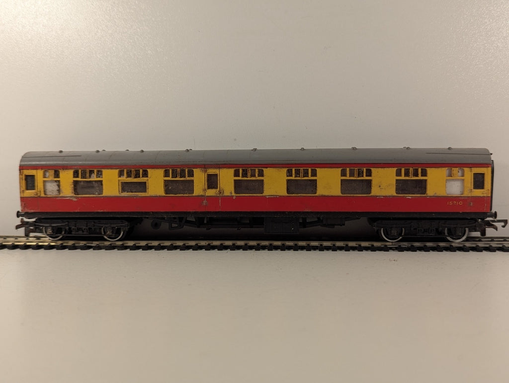 Hornby OO Gauge LMS Corridor Composite Coach Passenger Coach 15210