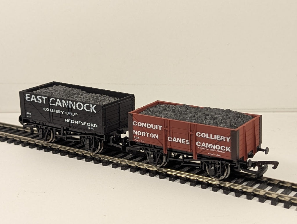 Bachmann OO Gauge Conduit Colliery & East Cannock Wagon Pack Wagons 124, 4916
