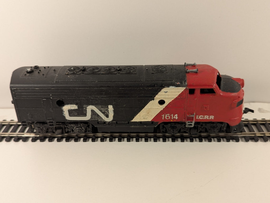 Life-Like F7 – Repainted in Canadian National Black & Red (1614) – HO Scale