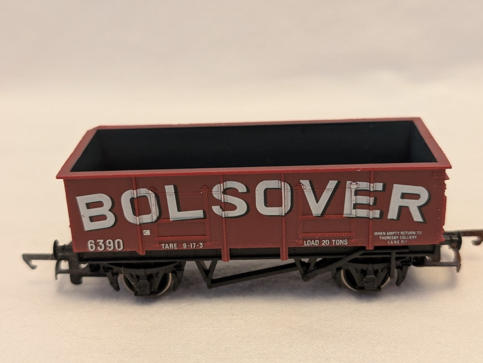 Hornby OO Gauge 20 Ton Steel Wagon Goods Wagon 6390 Bolsover Brown