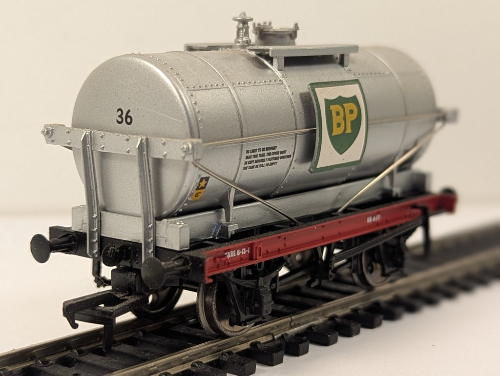 Bachmann OO Gauge 14 Ton Tank Wagon 36 BP Silver 37-078