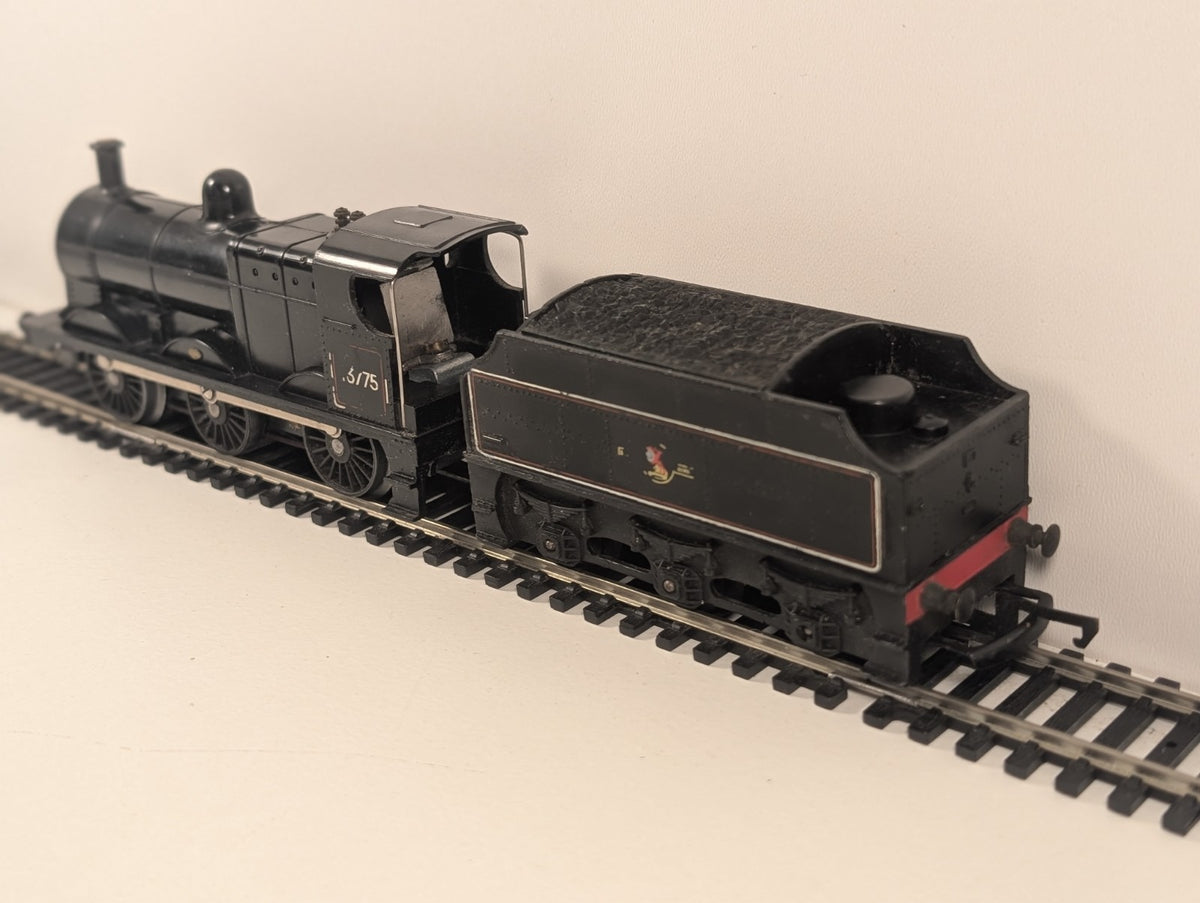 Tri-ang R251 OO Gauge Class 3F 0-6-0 No. 43775 – Wrong Tender