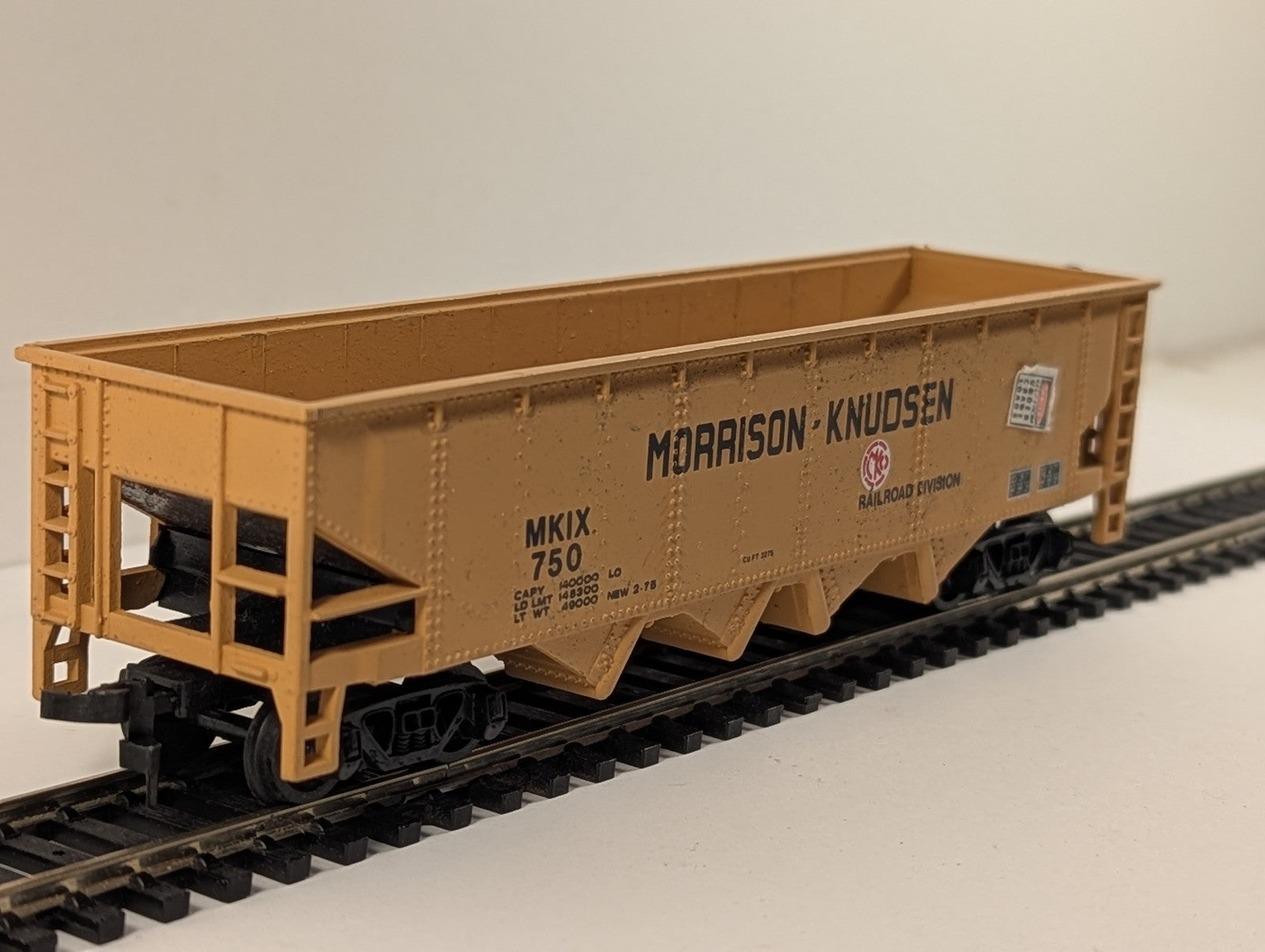 Bachmann HO Gauge Morrison-Knudsen 3-Bay Hopper Wagon Goods Wagon MKIX 750
