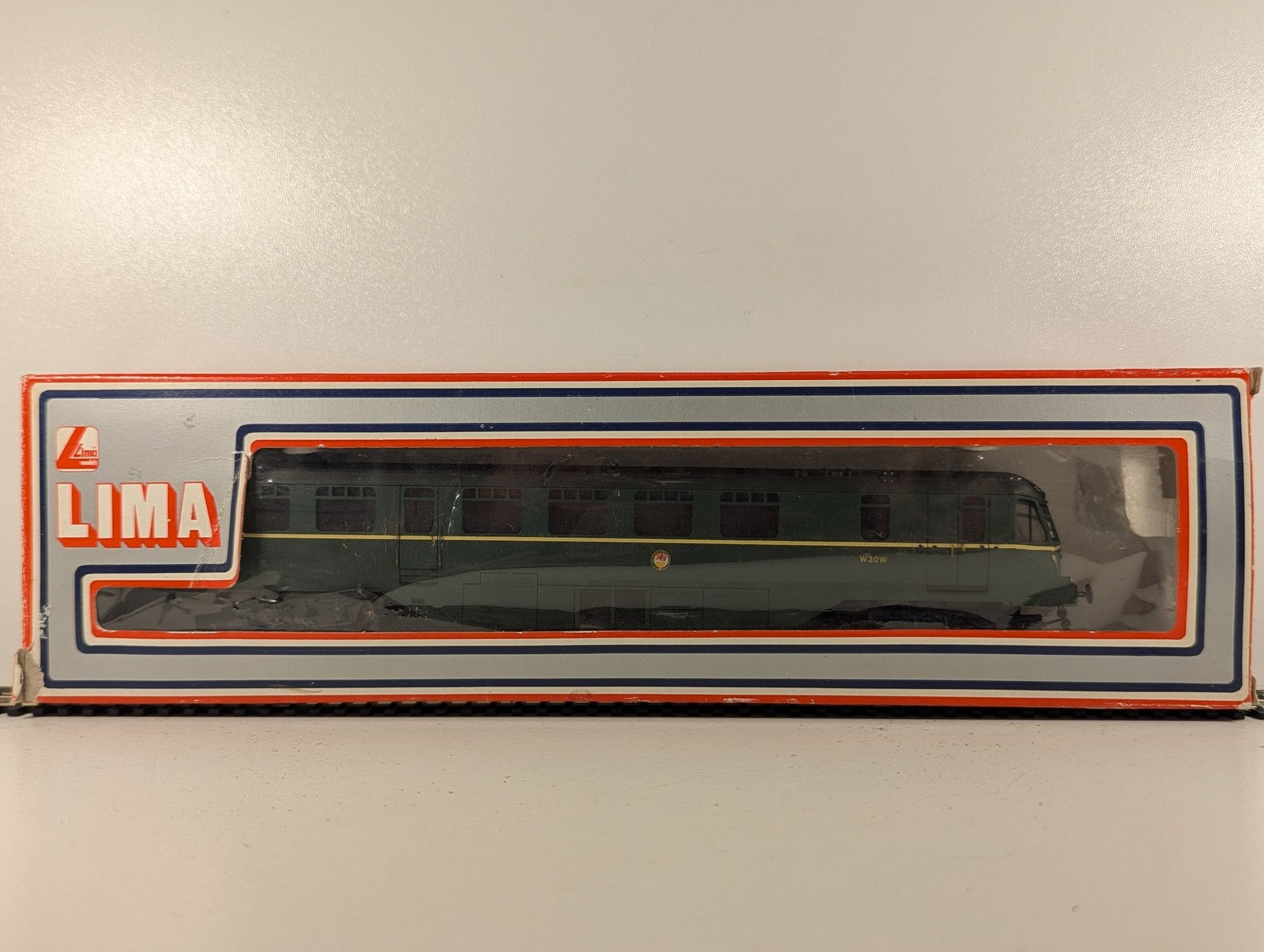 Lima OO Gauge GWR Streamlined Railcar Diesel Railcar W30W BR Green 305311W