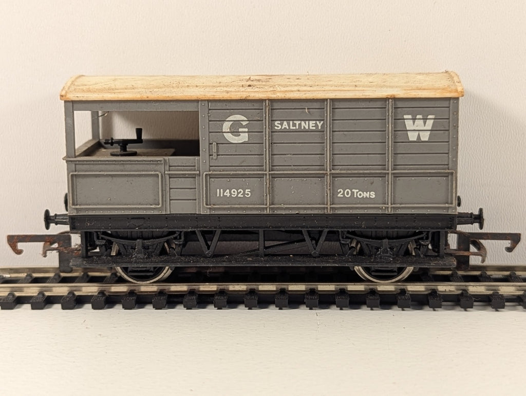 Hornby OO Gauge GWR 20 Ton “Toad” Brake Van