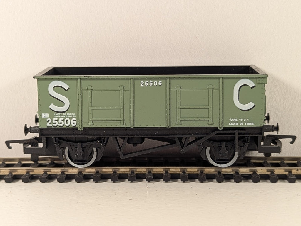 Hornby R730 OO Gauge 21T Steel Mineral Wagon