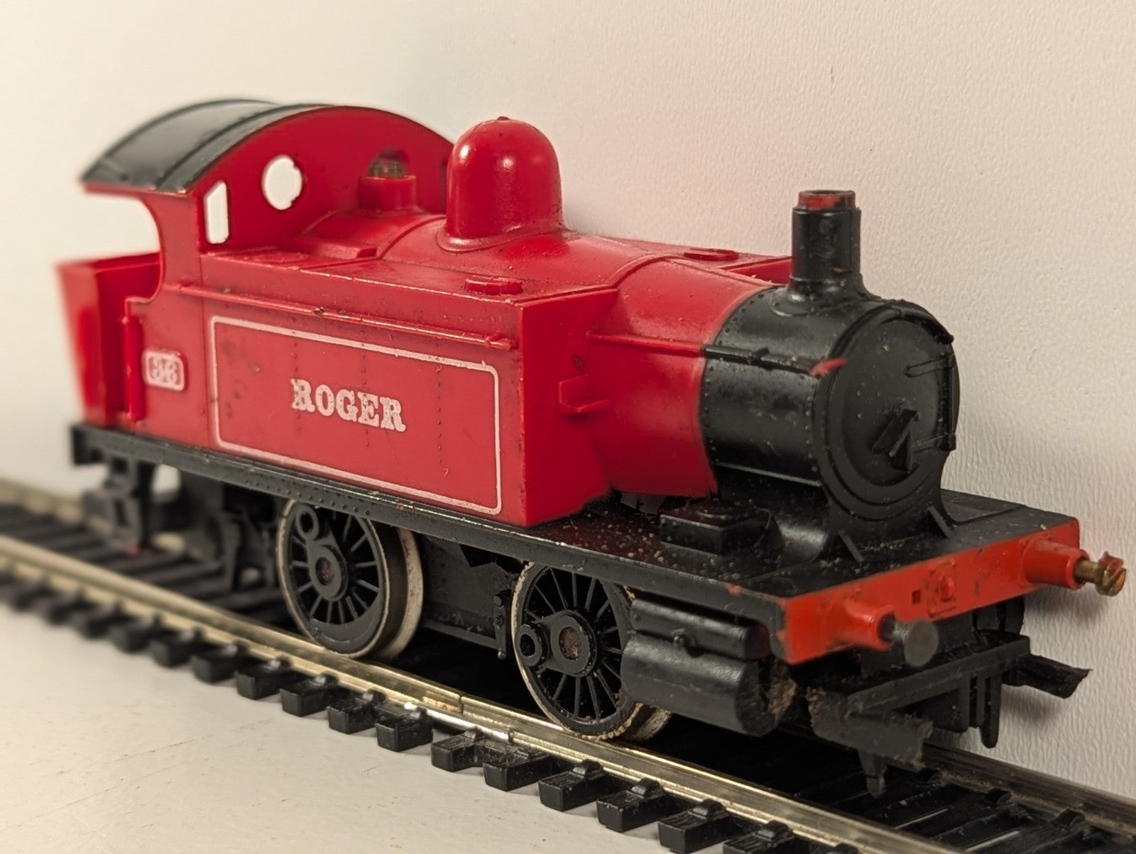 Hornby R336 OO Gauge Roger 0-4-0 Industrial Tank Locomotive - Spares/Repairs