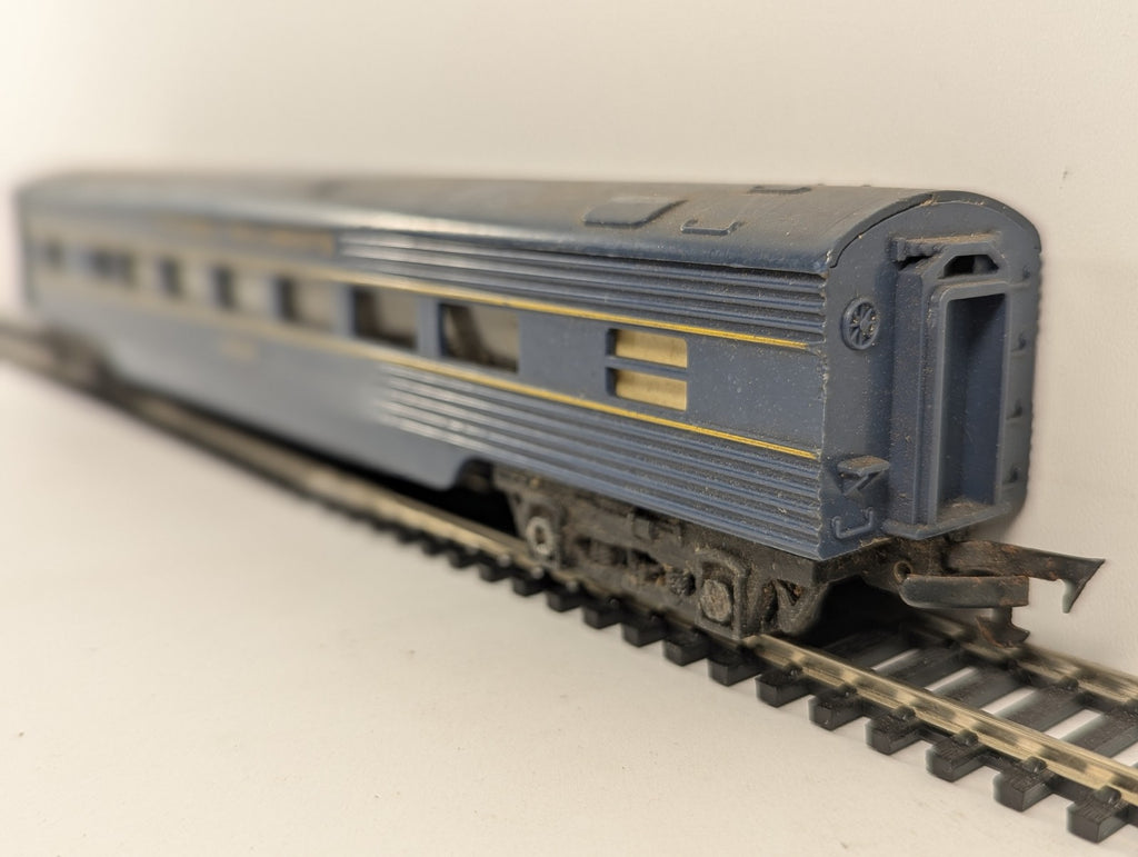 Tri-ang OO Gauge Transcontinental Passenger Coach 10724 finished in BR Blue / Bl