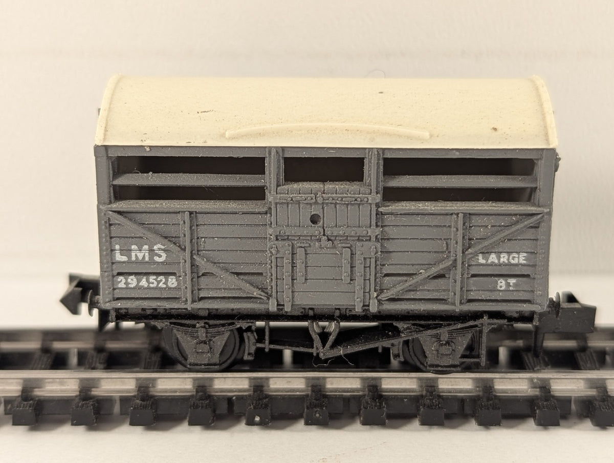 Peco N Gauge LMS Cattle Wagon Goods Wagon 294528 LMS Grey