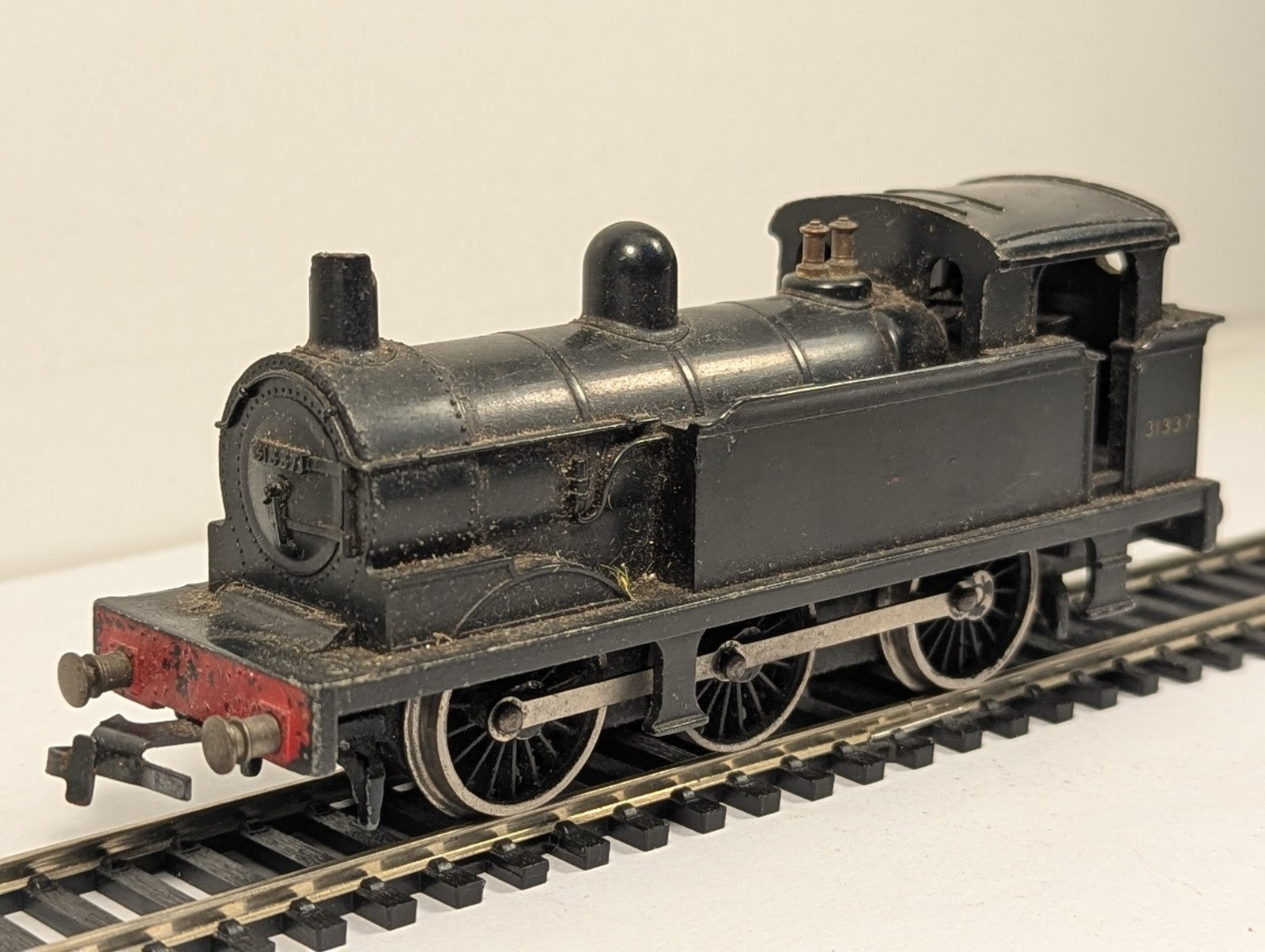 Hornby Dublo 2206 OO Gauge BR R1 0-6-0T Tank Loco 31337