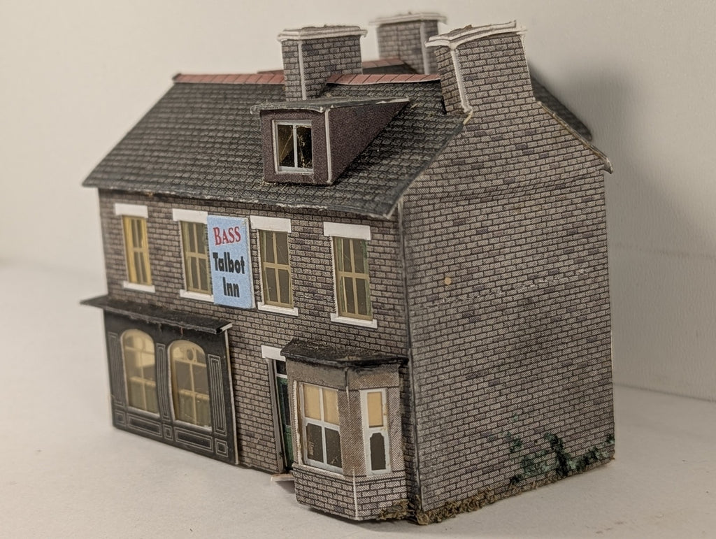 Superquick N Gauge The Talbot Inn Corner Pub Building B24