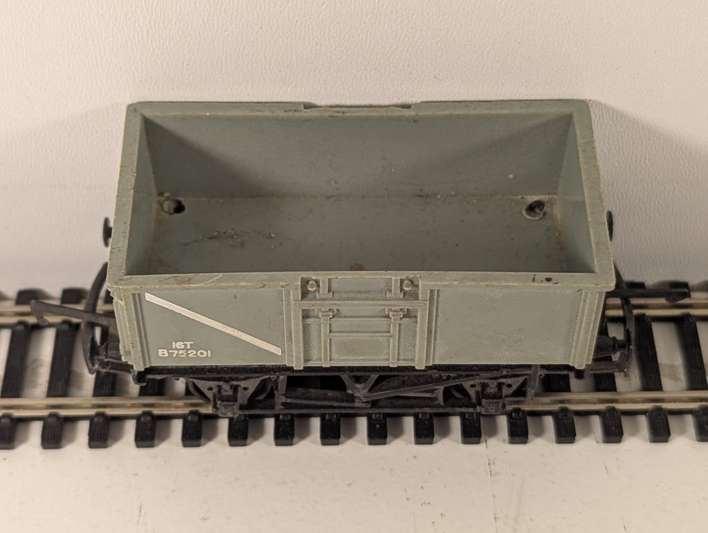 Tri-ang B75201 OO Gauge 16T Mineral Wagon
