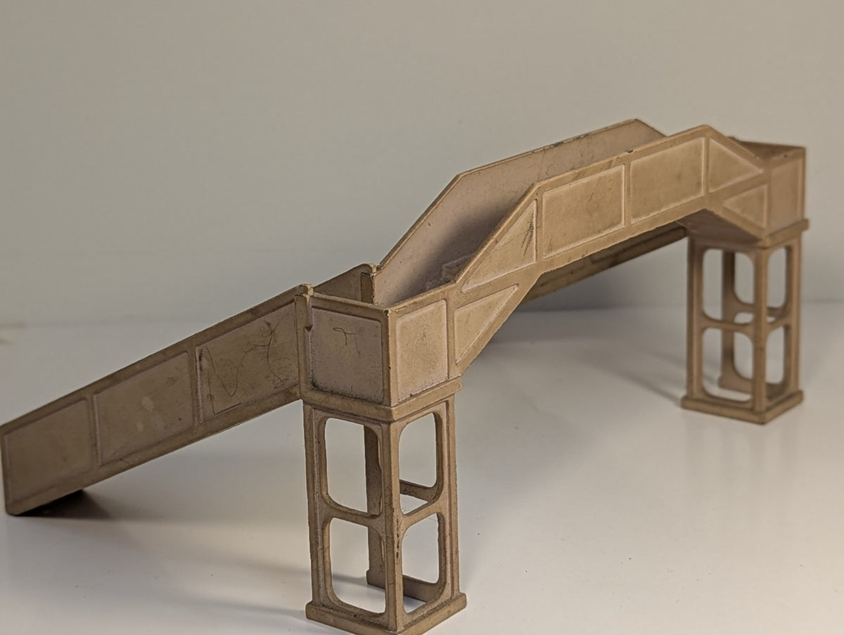 Hornby Dublo OO Gauge D1 Footbridge