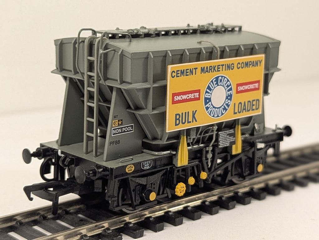 Bachmann OO Gauge Presflo 22t Cement Wagon Cement Marketing Company Goods Wagon