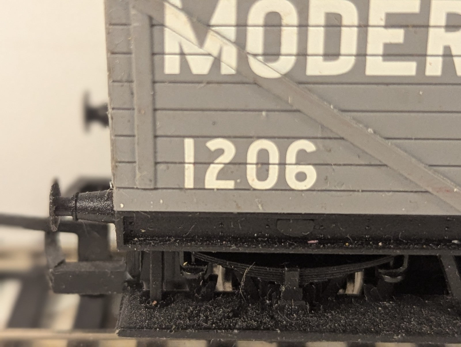 Hornby OO Gauge Modern Transport Liverpool 7 Plank Wagon Goods Wagon