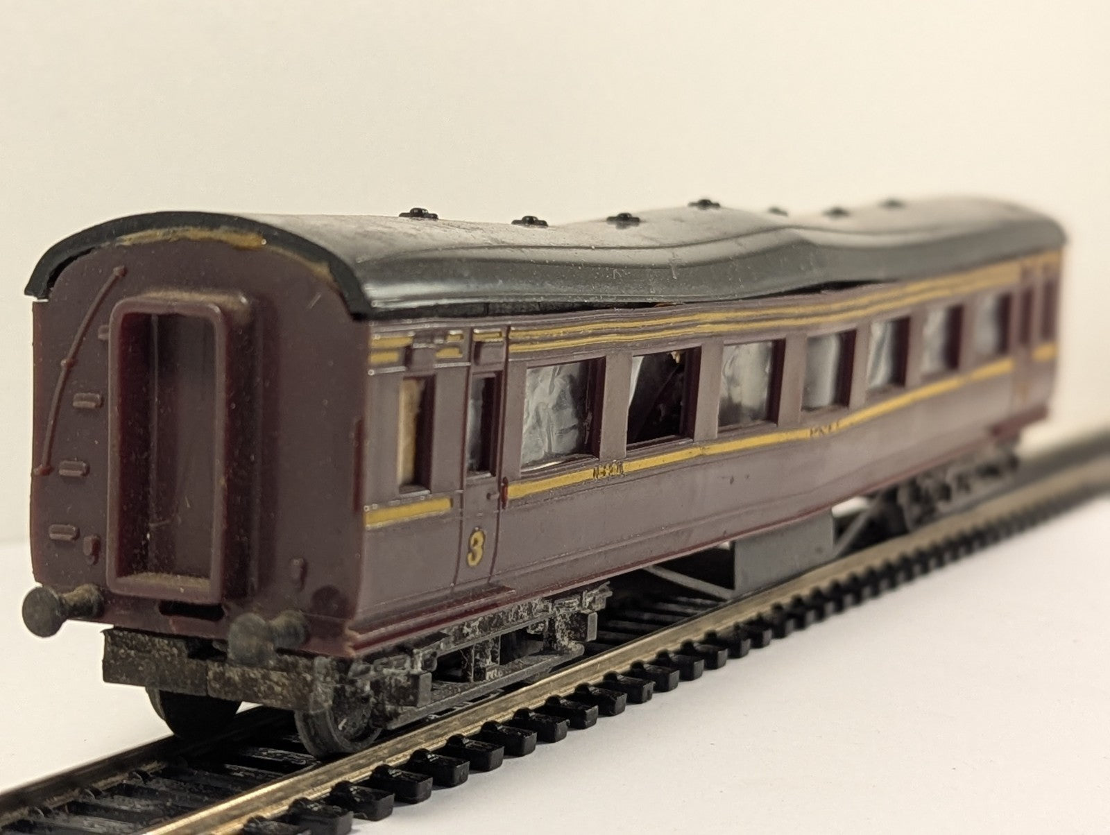 Coachcraft LMS 3rd Class Vestibule Coach Kit OO Gauge Boxed