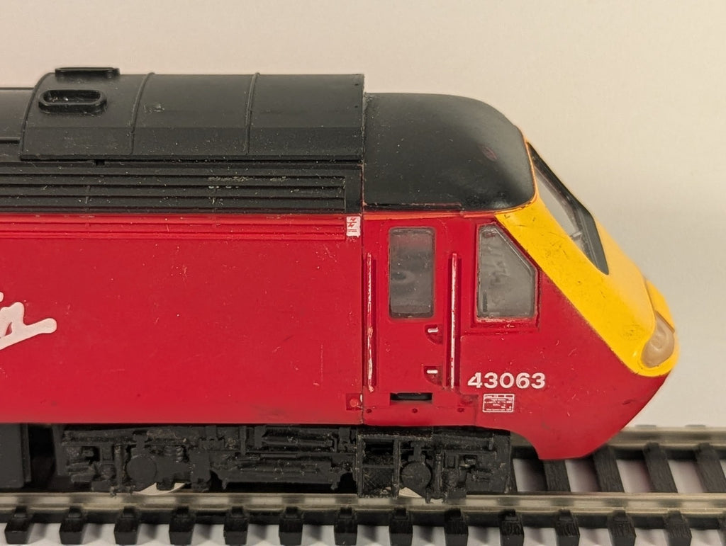 Hornby R2114 OO Gauge Virgin HST Dummy Power Car 43090
