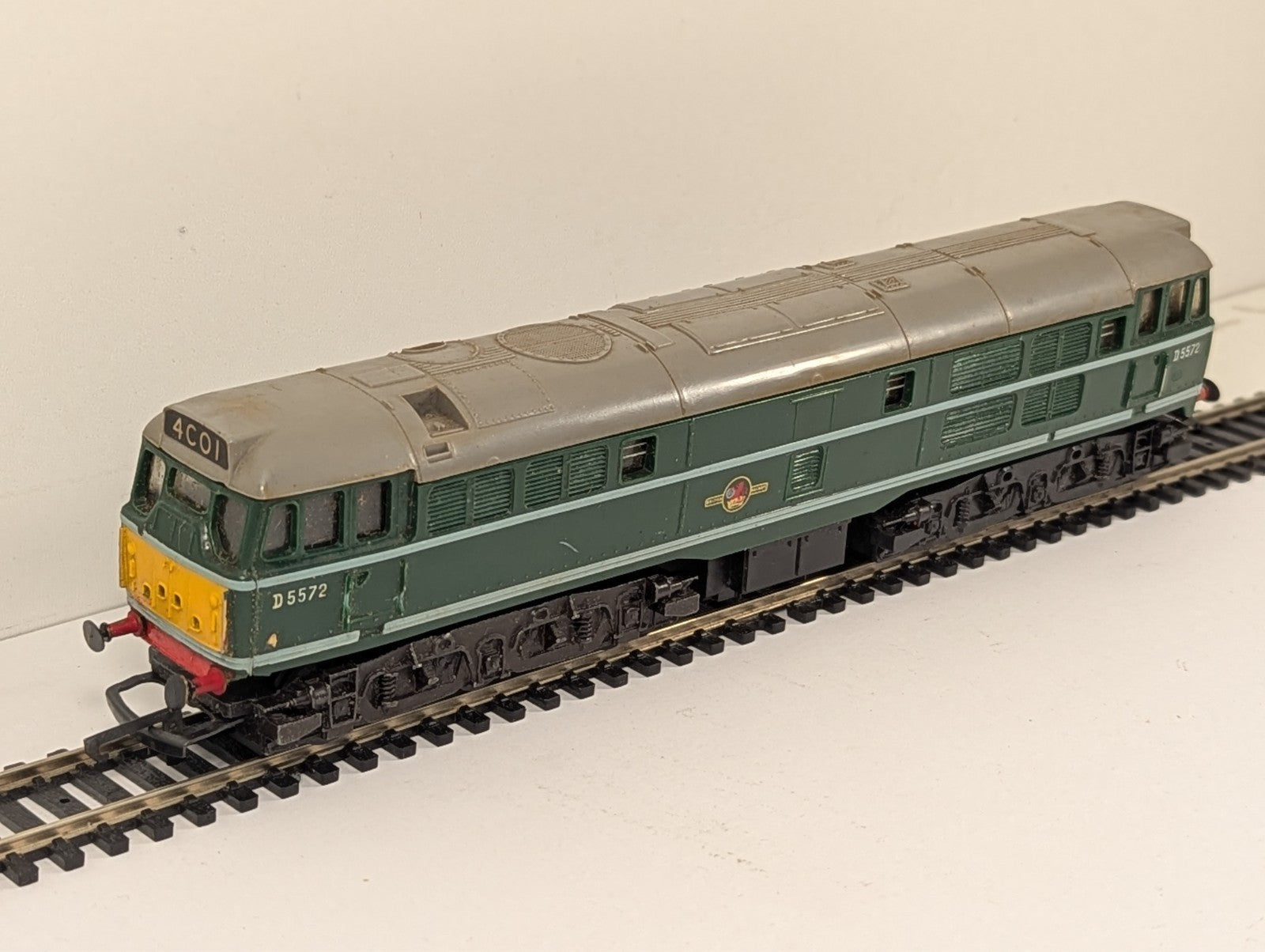 Tri-ang R357 Class 31 Diesel Locomotive BR Green OO Gauge - Spares/Repairs