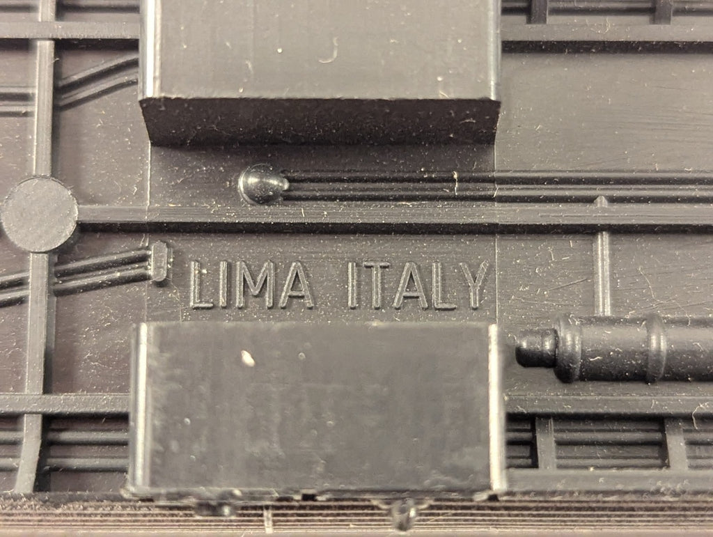Lima HO Gauge SNCF Passenger Coach