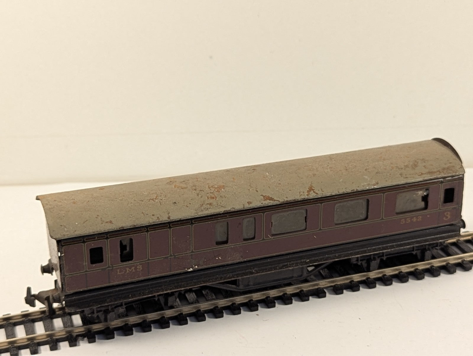 Trix OO Gauge LMS 3rd Class Brake Coach