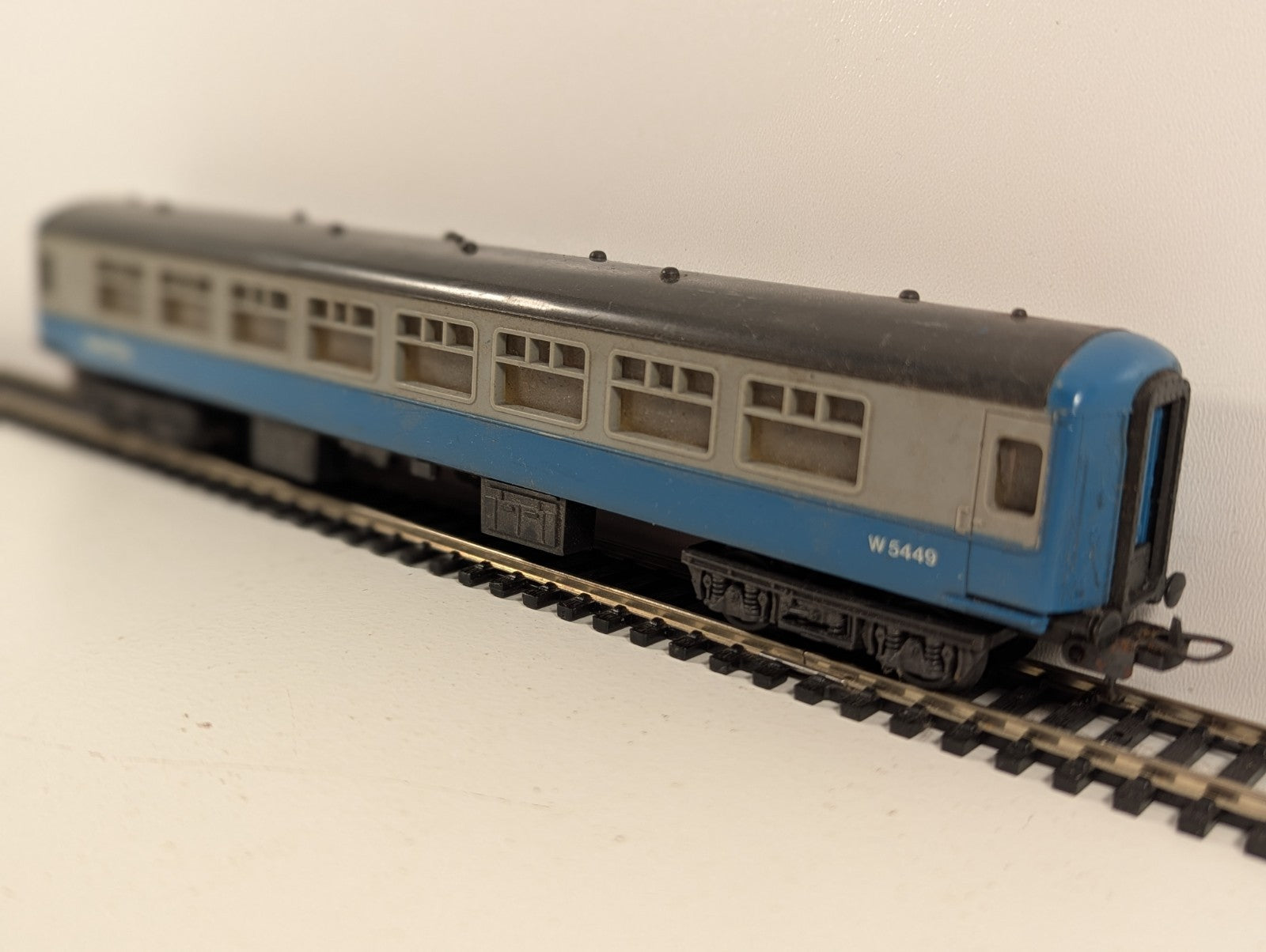 Lima HO Gauge BR Mk2 InterCity Coach Blue & Grey