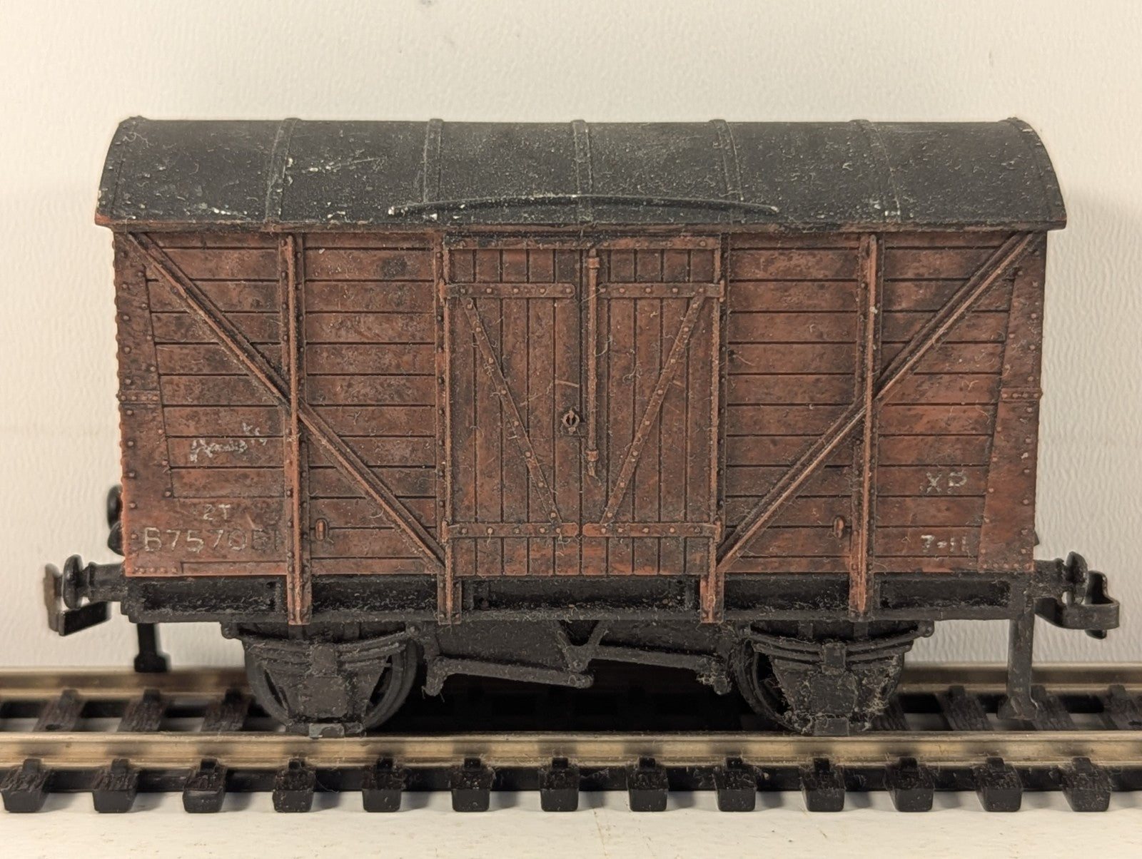 Hornby Dublo BR 12 Ton Ventilated Van OO Gauge