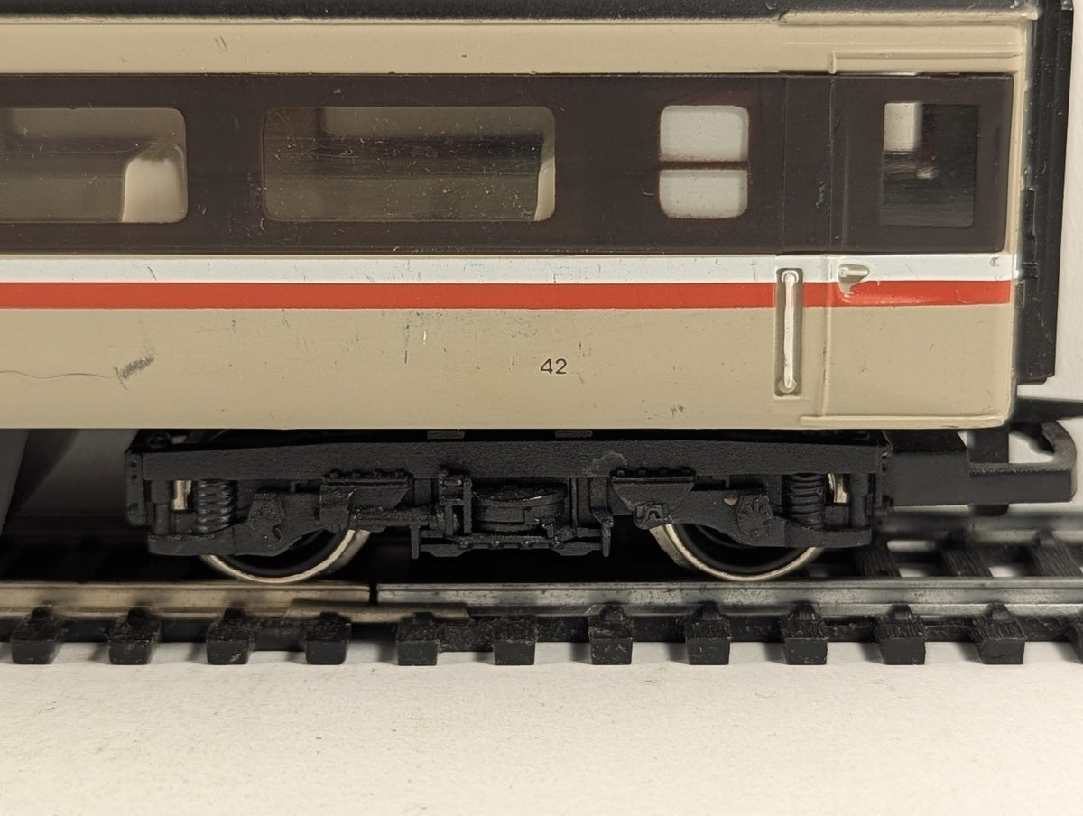Hornby OO Gauge BR Mk3 Tourist Standard Coach Passenger Coach 42