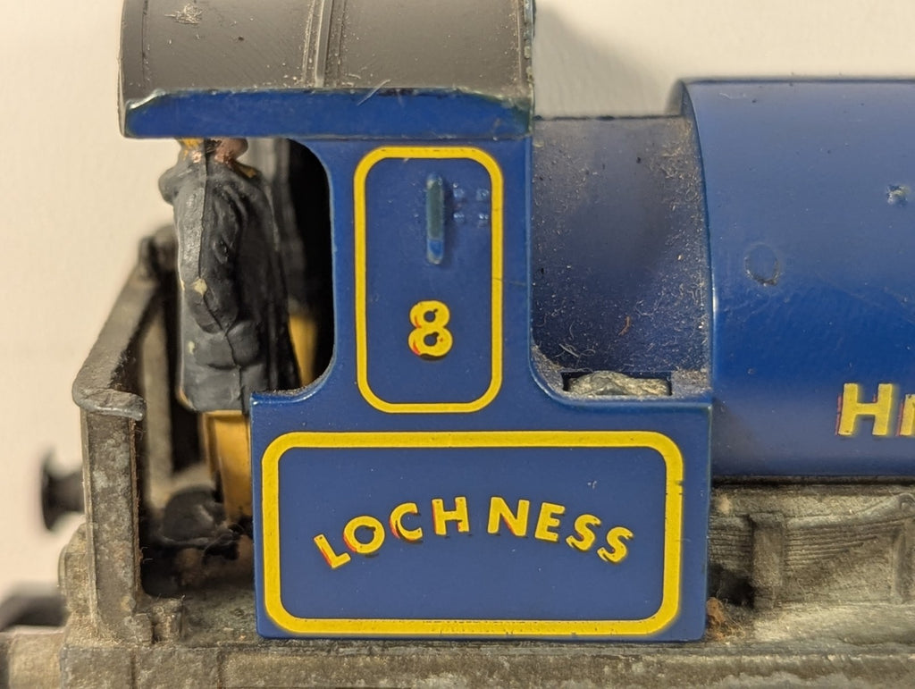 Hornby OO Gauge 0-4-0 Saddle Tank Loch Ness Steam Locomotive