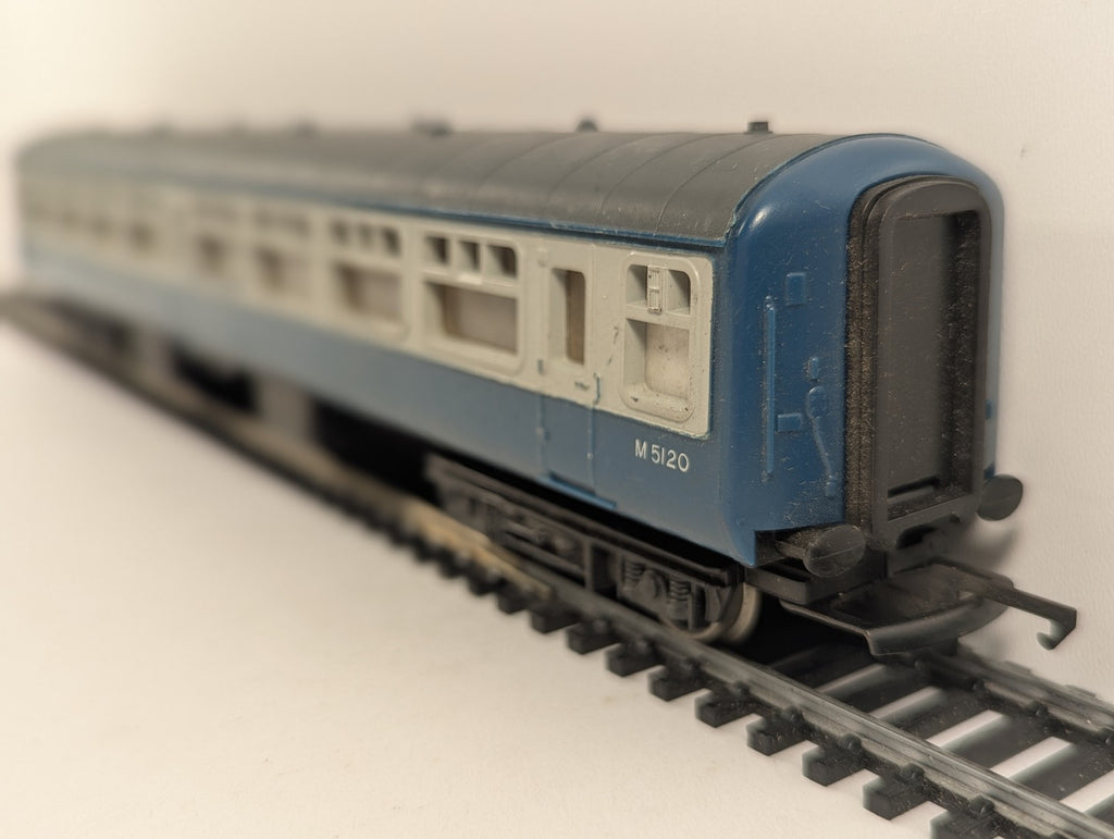 Hornby OO Gauge Passenger Coach M5120