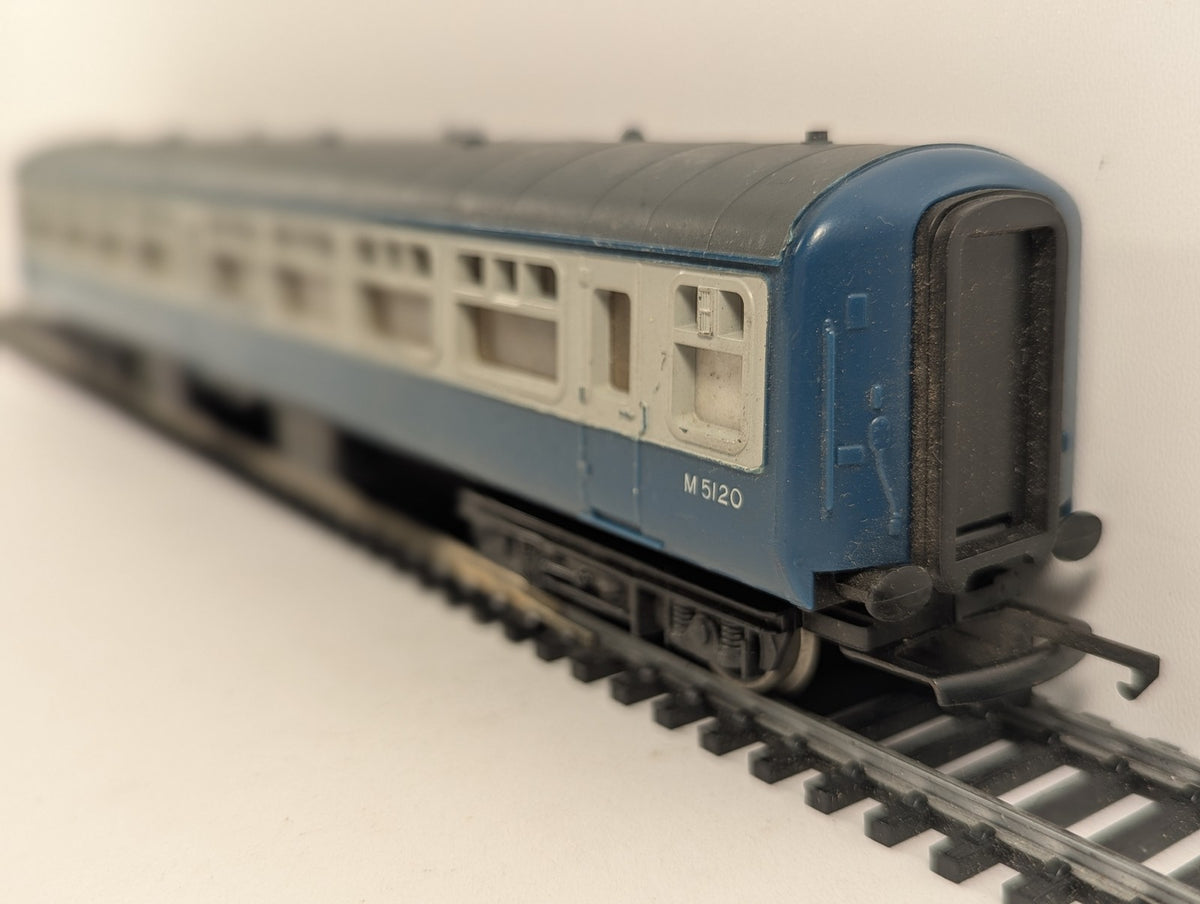 Hornby OO Gauge Passenger Coach M5120