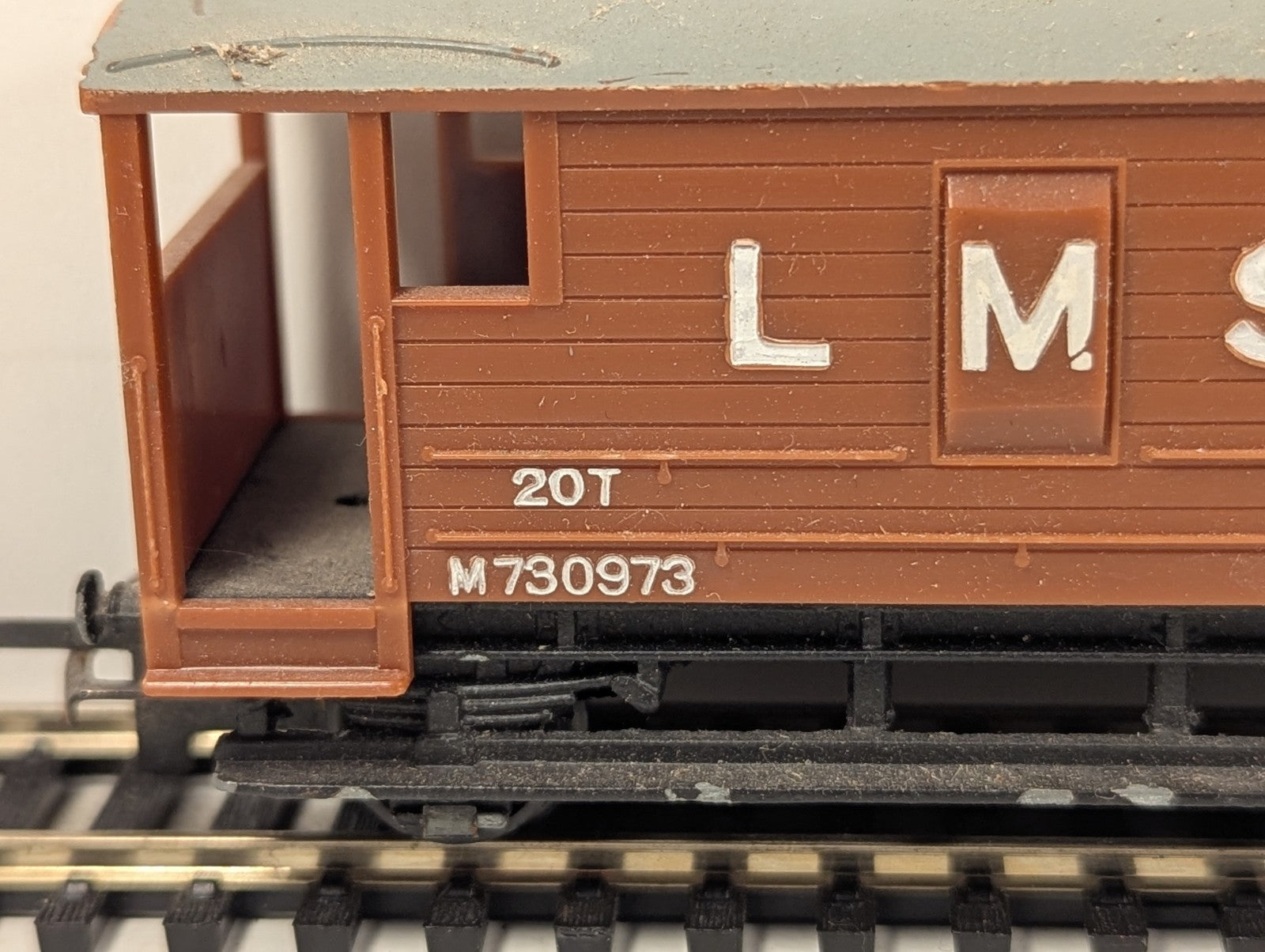 G&R Wrenn OO Gauge 20 Ton Brake Van LMS Bauxite