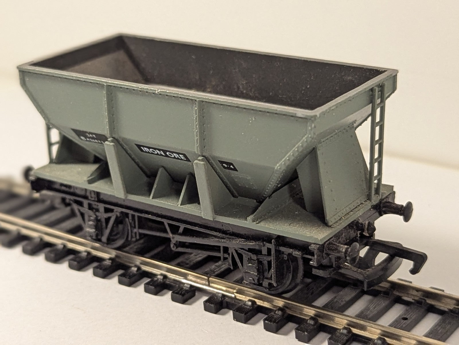 Replica Railways 13411 OO Gauge 24 Ton Iron Ore Hopper BR Grey