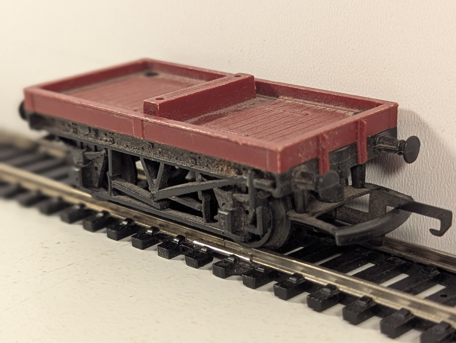 Tri-ang R17 Bolster Wagon OO Gauge