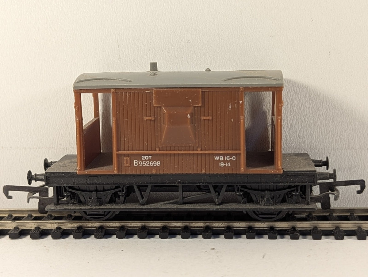 Tri-ang OO Gauge BR 20 Ton Brake Van B952698 BR Bauxite R16